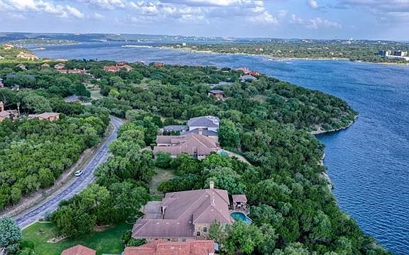 3rd image of 17901 Breakwater Dr