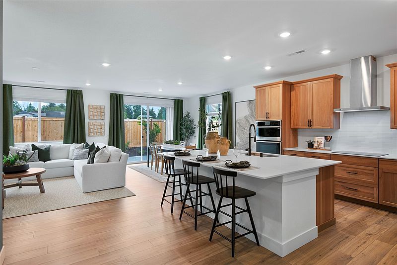 3rd image of 657 Hazelnut Place