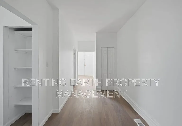 3127 Clay Ave — Photo 6