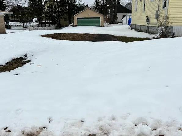 209 E Arch St, Ironwood, MI 49938