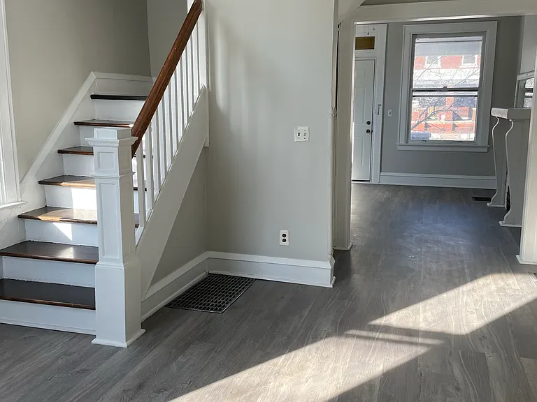 57 E Maynard Ave — Photo 4