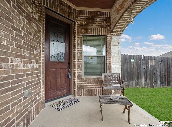 3rd image of 15716 Dell Ln
