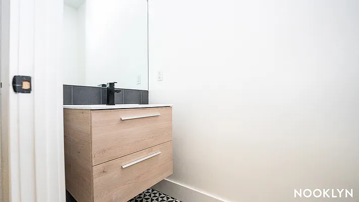 Rented by Nooklyn NYC LLC | media 13