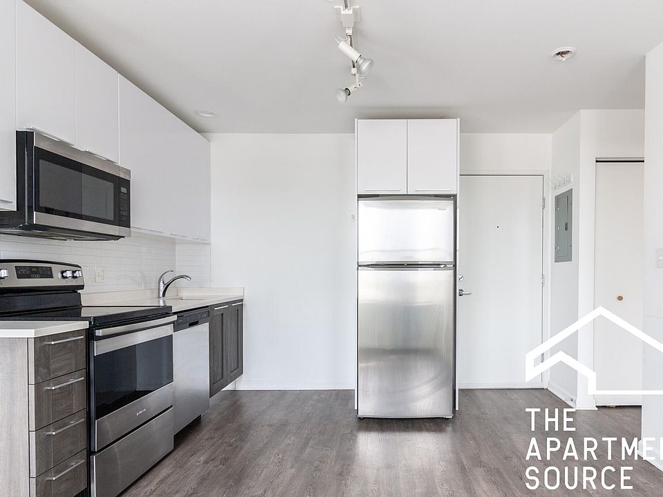 1st image of 942 W Winona St #603