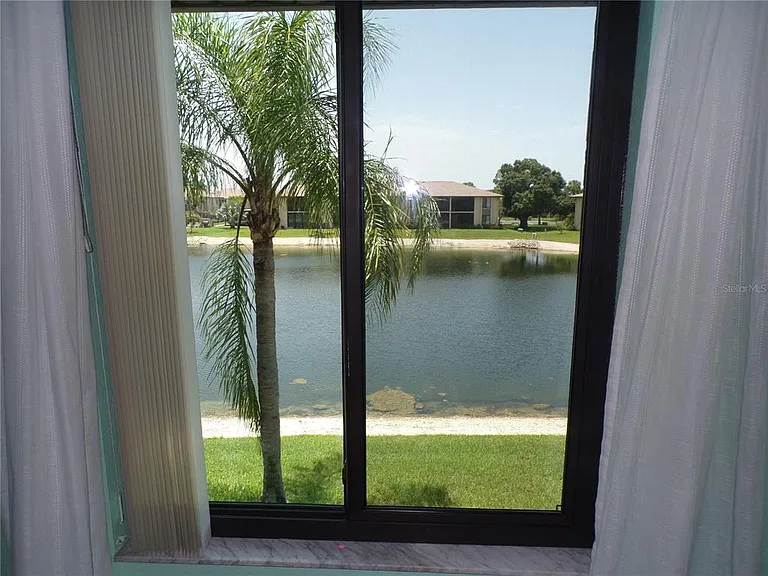 4016 Oakview Dr #J8 — Photo 11