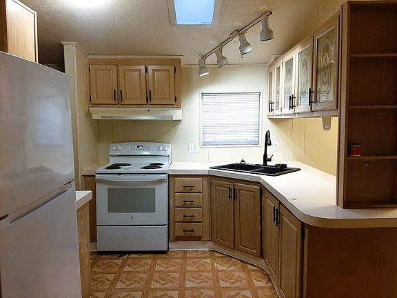 2nd image of 14068 SE Shawnee Rd