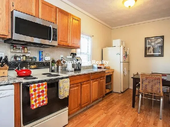 1101 Cambridge St #1J, Cambridge, MA 02139