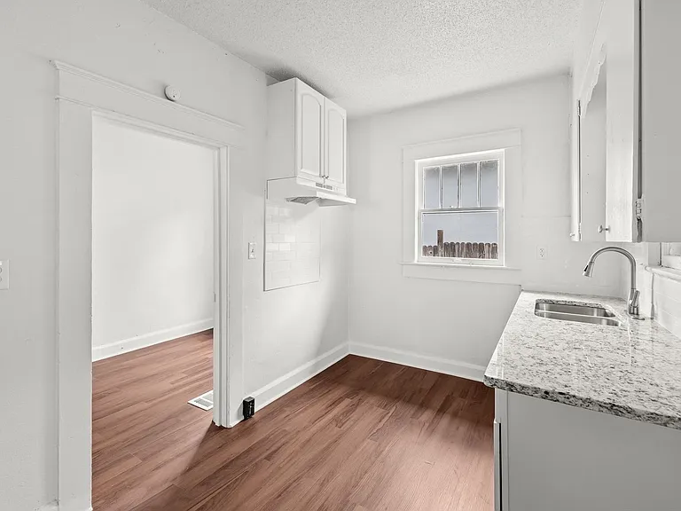 1609 Jefferson Ave S #W — Photo 9