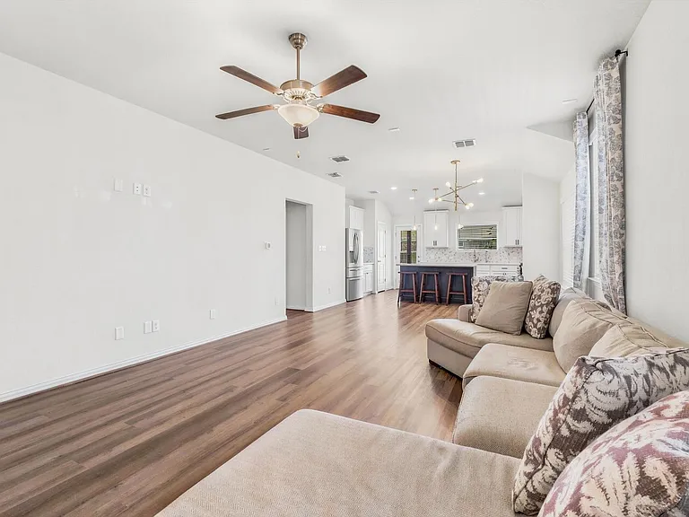 2046 Flametree Ave — Photo 6