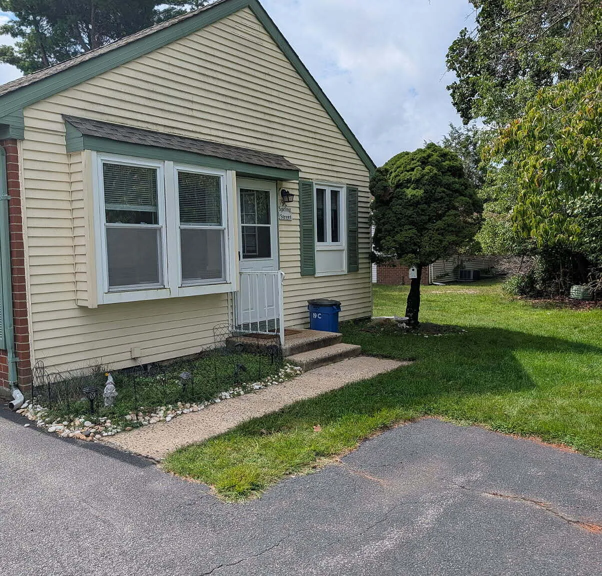 1 bed, $1,690 — Photo 1