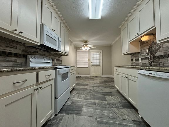 4th image of 6620 Lexington Dr