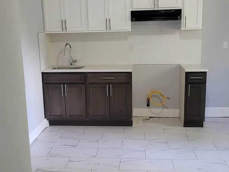 74 Baldwin Ave #2R — Photo 3