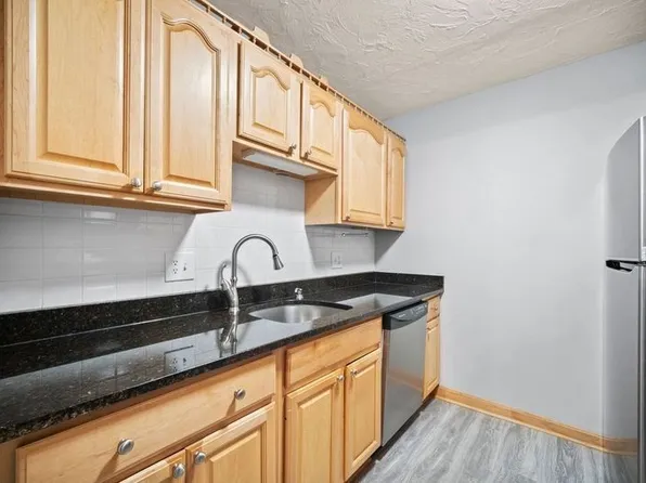 16 Winter St APT 13C, Waltham, MA 02451
