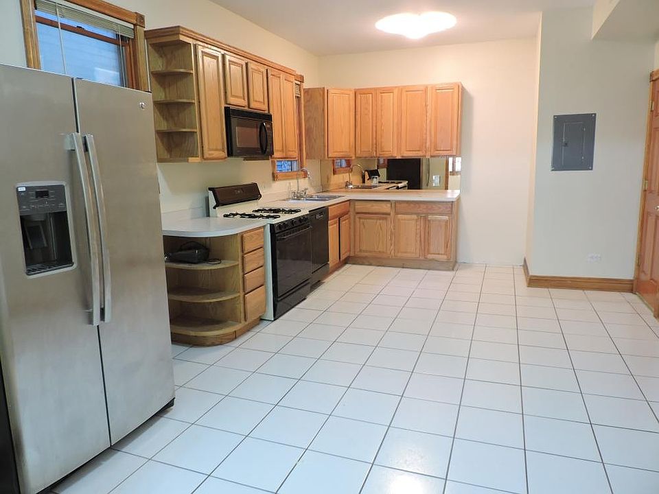 1st image of 3926 N Ashland Ave