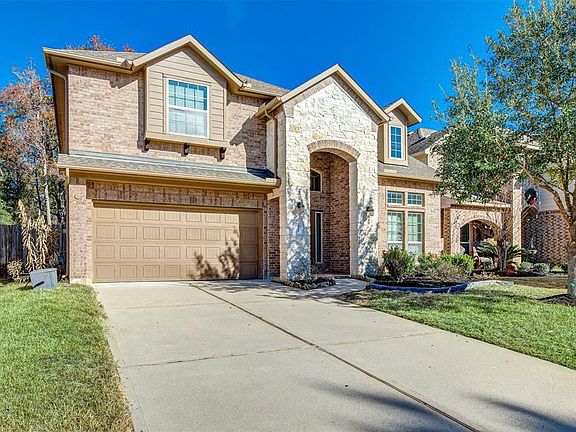 3rd image of 2414 Garden Falls Dr