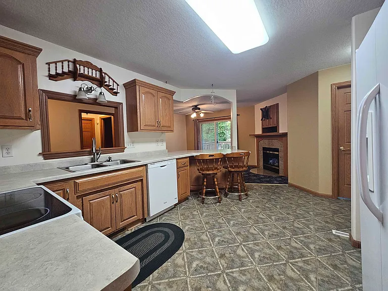 919 Baird Ln NE — Photo 12