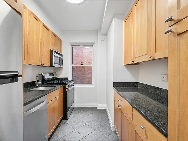 177 E 77th St #5D — Photo 4