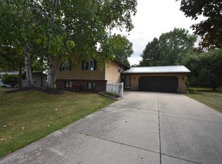 168 Parkside Ct, Green Bay, WI 54313