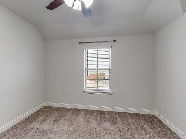 961 Waterview Dr — Photo 15