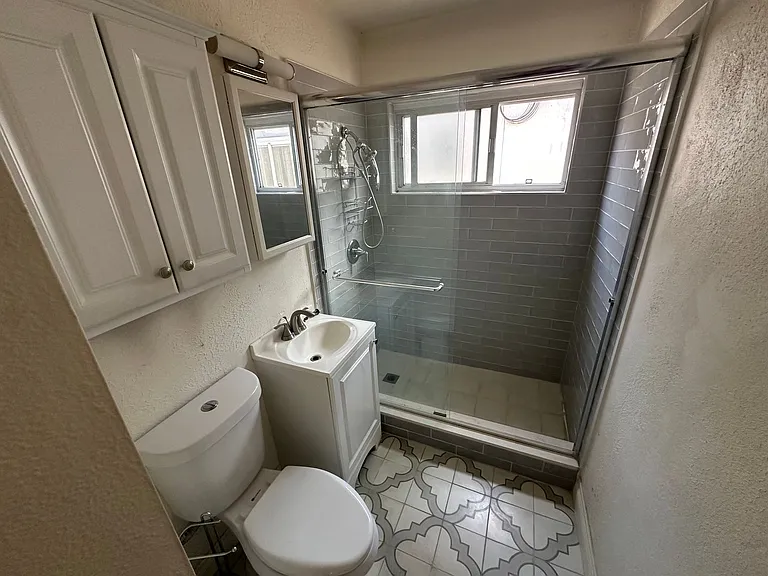 128 Montreal St — Photo 8
