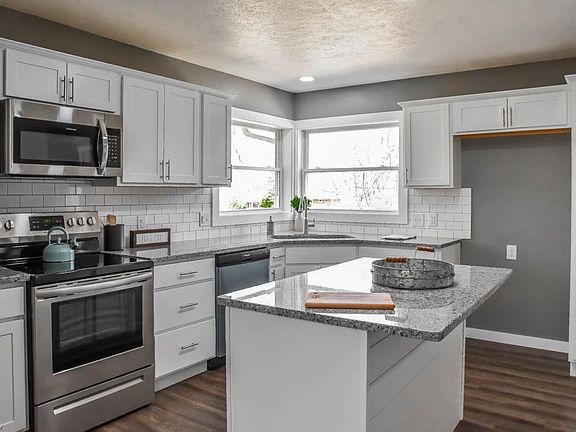 5th image of 790 Wild Cherry Dr