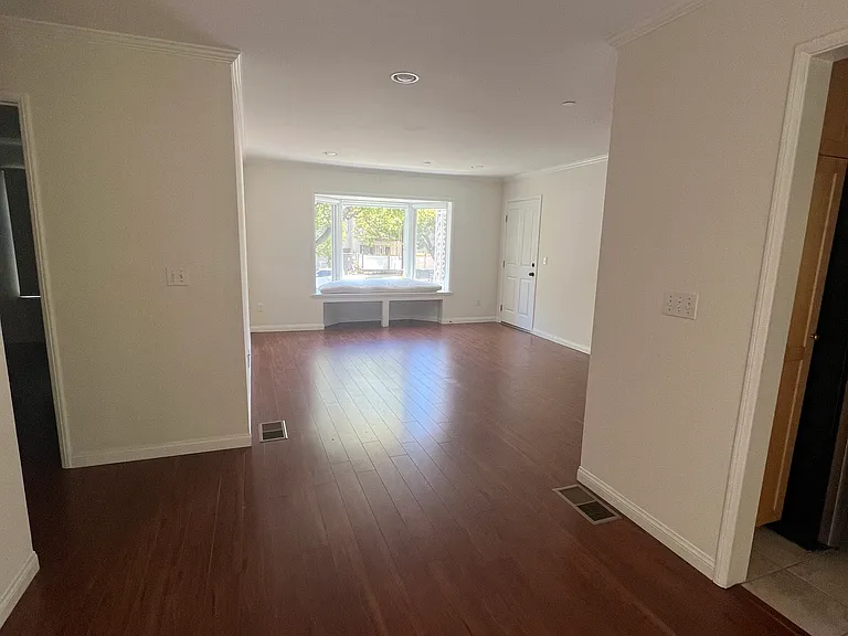 905 Washington Ave — Photo 9