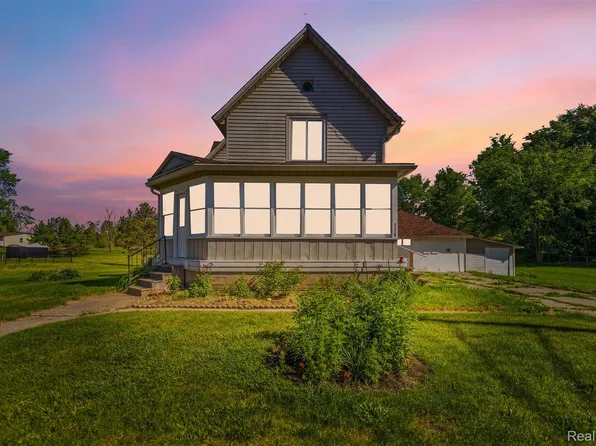 7219 Main, Smiths Creek, MI 48074