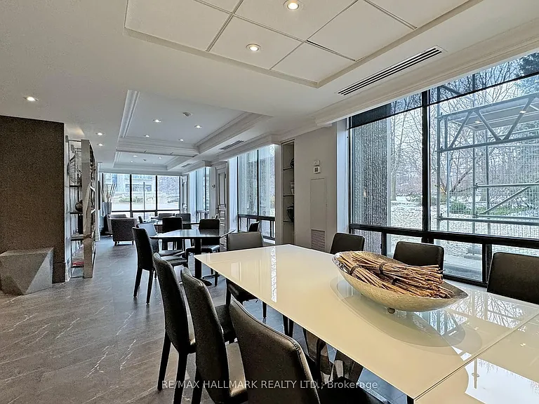 619 Avenue Rd #201 — Photo 35