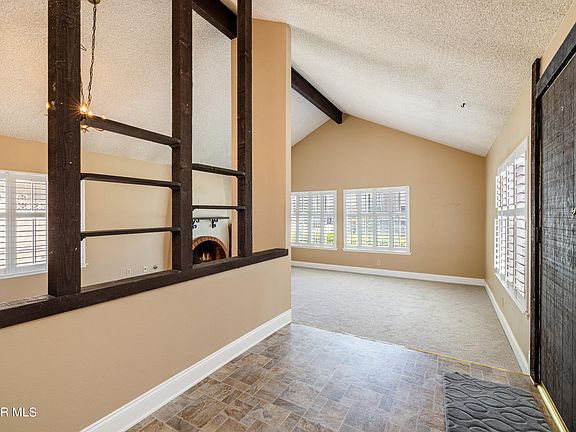 4th image of 2725 N Carlmont Pl