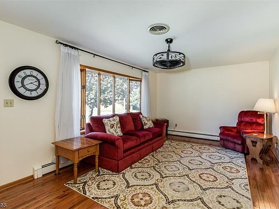 3rd image of 726 South Blvd