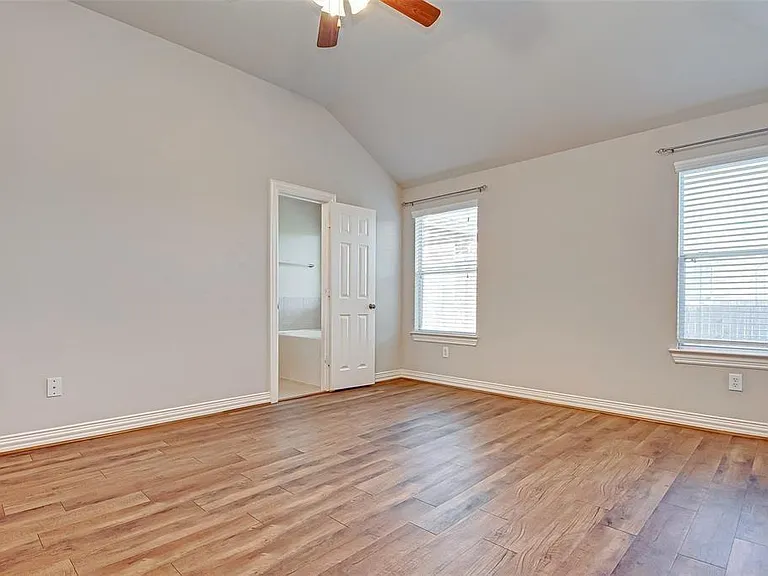 5518 Gibralter Pl — Photo 8