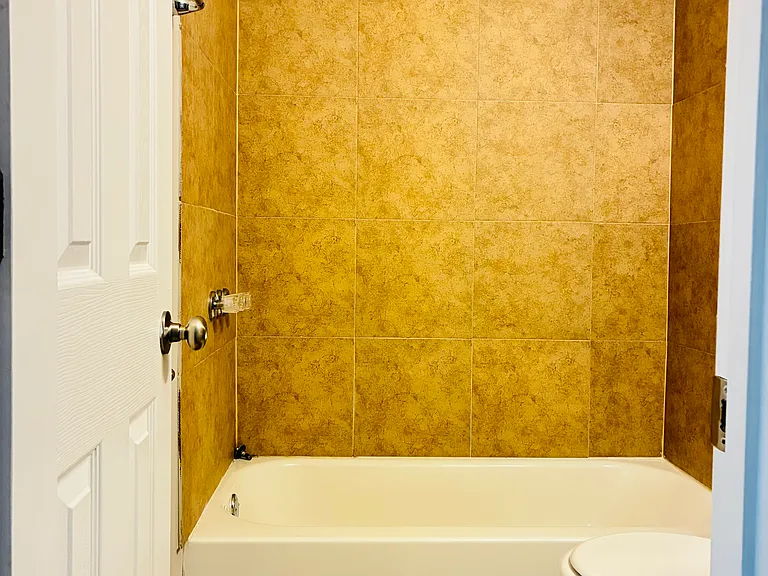 407 Gardner St — Photo 19