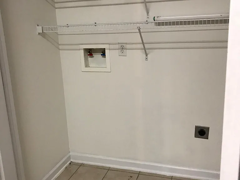 134 Highview Cv — Photo 21