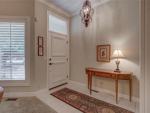 3rd image of 4637 N Holly Ct