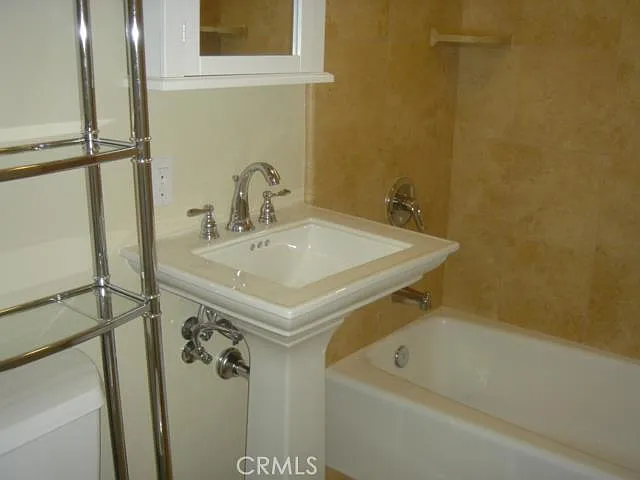1127 N Briarwood St — Photo 6