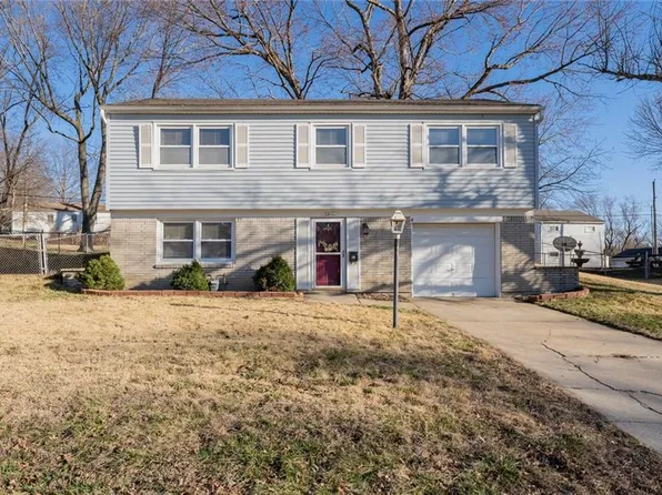 3211 Reynolds Rd, Independence, MO 64055
