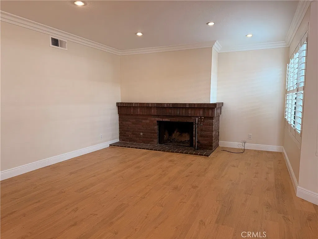 3 bed, 2.5 bath, 1650 sqft, $4,200 — Photo 3