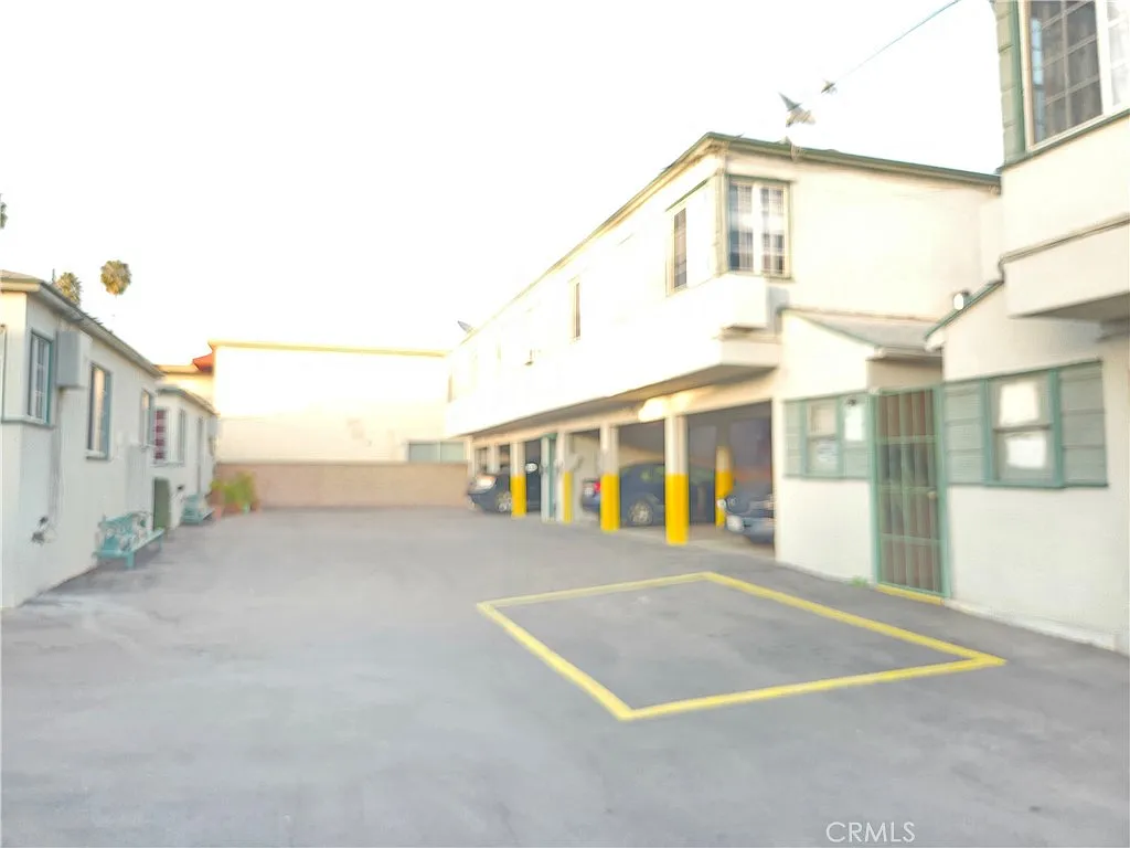 Building Photo - 356 S Sierra Madre Blvd #360-1/2