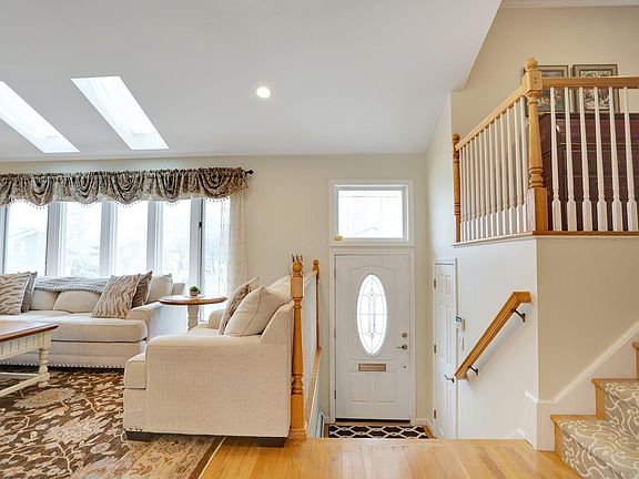 2nd image of 2 Fair Ln