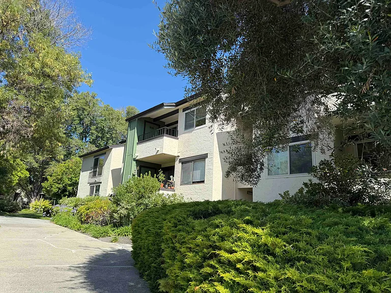 777 San Antonio Rd #2 — Photo 2