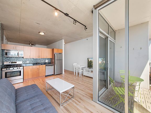 5th image of 1720 S Michigan Ave APT 904