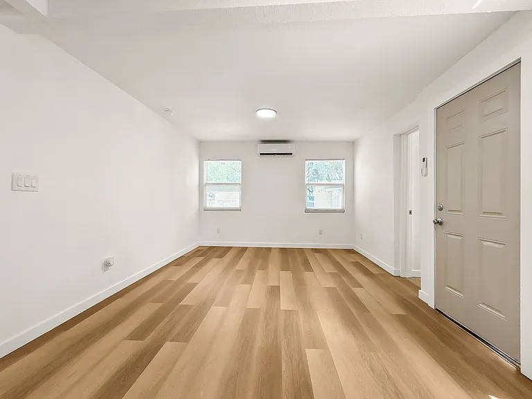 1538 S Martin Luther King Jr Ave — Photo 5