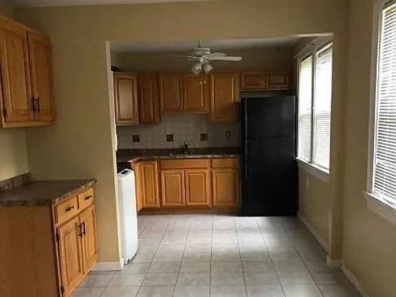 4th image of 87 W Northfield Rd