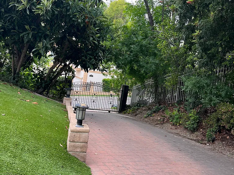 18048 Karen Dr — Photo 3