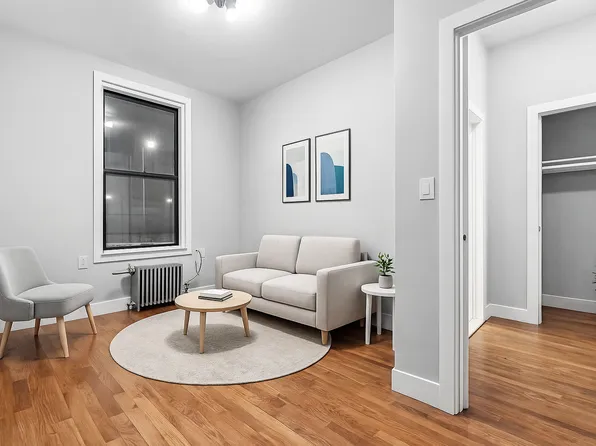 12 Pinehurst Avenue image 11 of 12