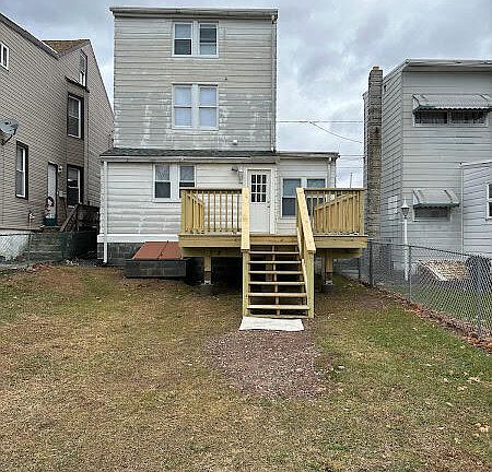 5th image of 256 S Lehigh Ave