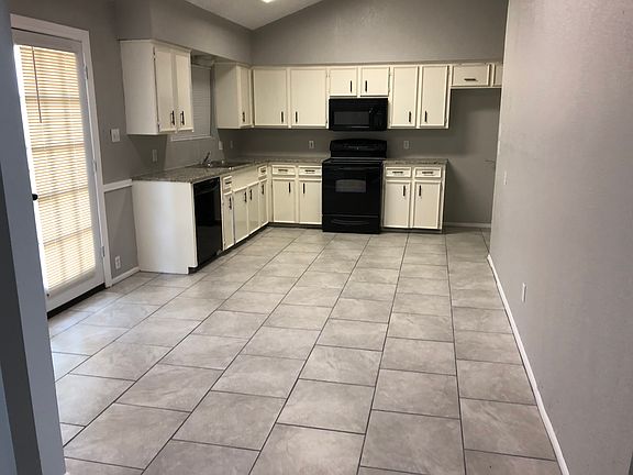 4th image of 7025 Arapahoe St