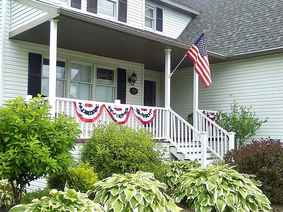 3rd image of 4752 Clawson Dr