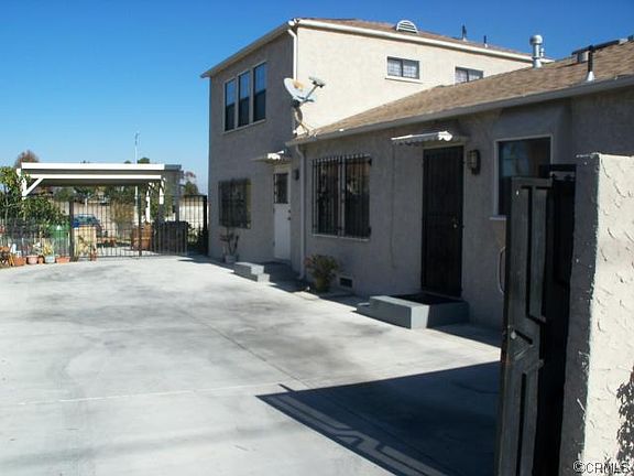 2nd image of 819 W 117th St