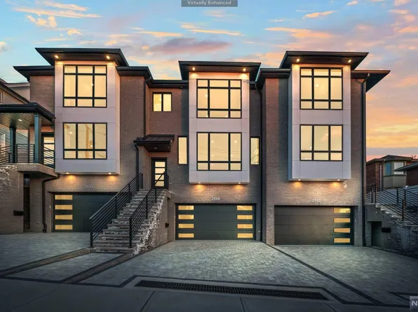 256 7th St #B, Palisades Park, NJ 07650